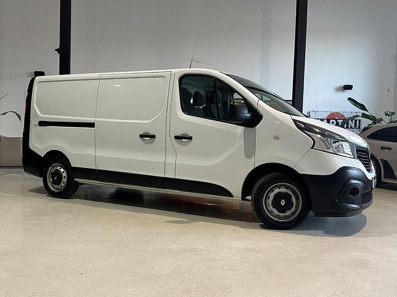 Gebraucht Renault Trafic Komfort 145 PS (106 kW) 2018 Weiß Van / Kleinbus
