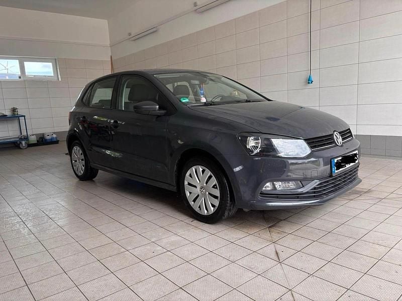 Gebraucht VW Polo 75 PS (55 kW) 2015 Andere farben Kleinwagen