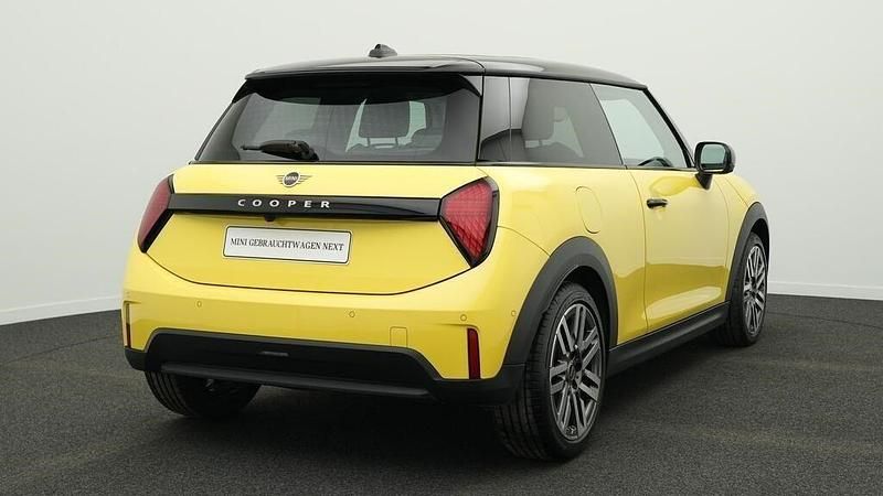 Gebraucht Mini Cooper Classic 156 PS (114 kW) 2024 Gelb Kleinwagen