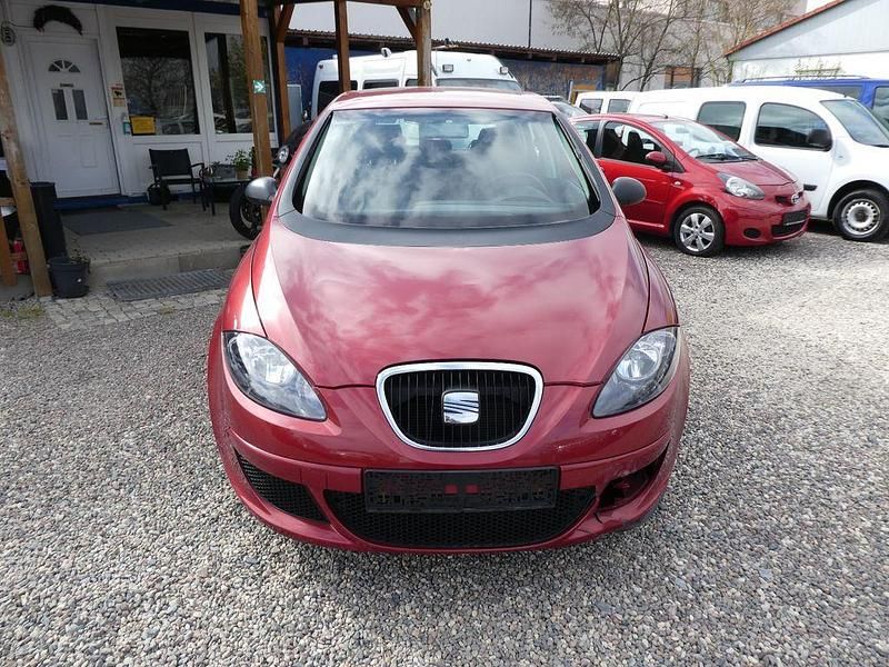Usata Seat Altea Reference 102 CV (75 kW) 2004 Rosso Monovolume