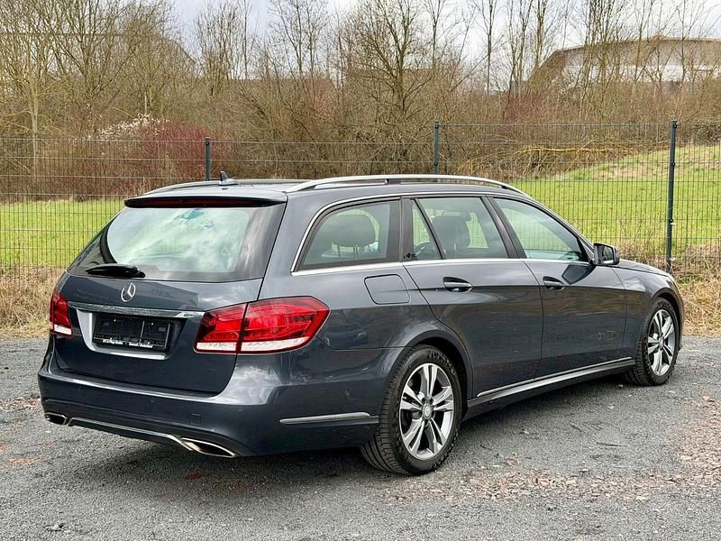 Gebraucht Mercedes E200 Avantgarde 184 PS (135 kW) 2015 Grau Kombi