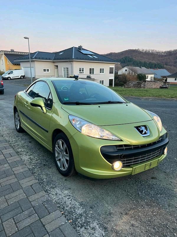 Gebraucht Peugeot 207 CC 120 PS (88 kW) 2007 Grün Cabrio