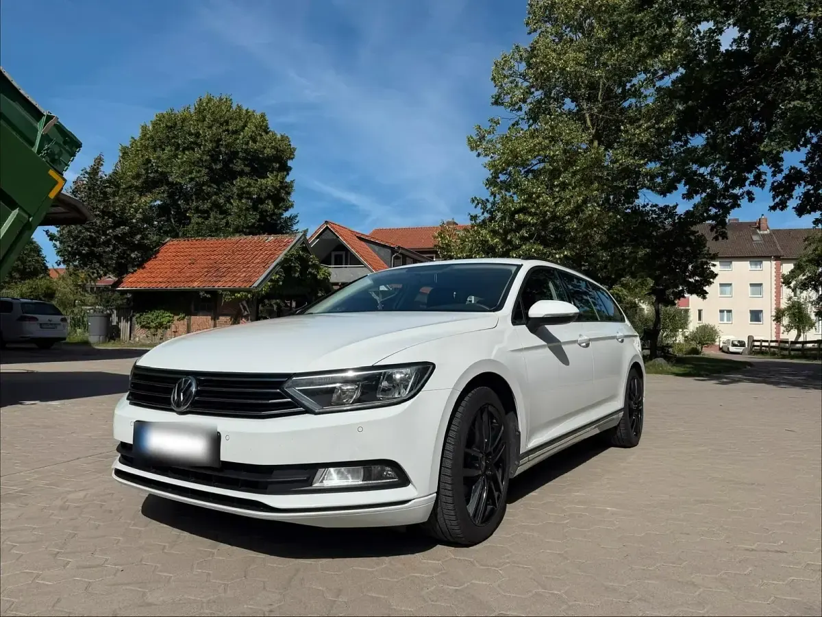 Gebraucht VW Passat 150 PS (110 kW) 2017 Weiß Kombi
