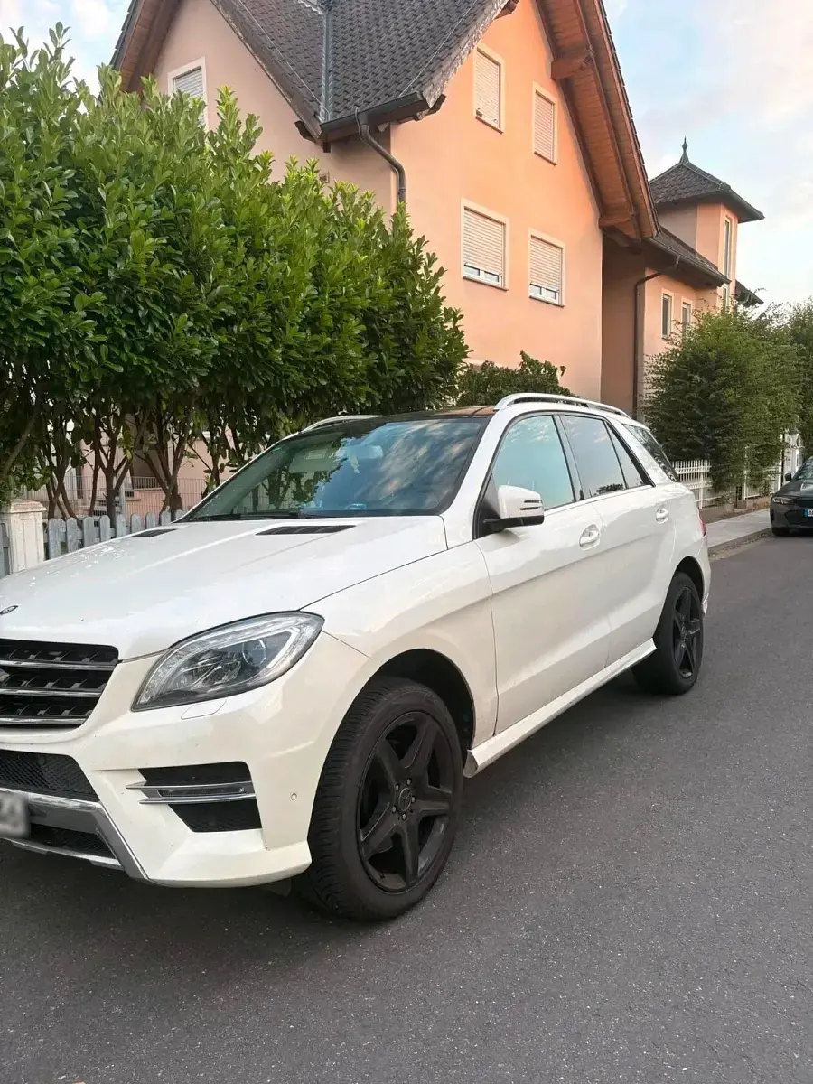 Gebraucht Mercedes ML350 258 PS (189 kW) 2013 Weiß SUV