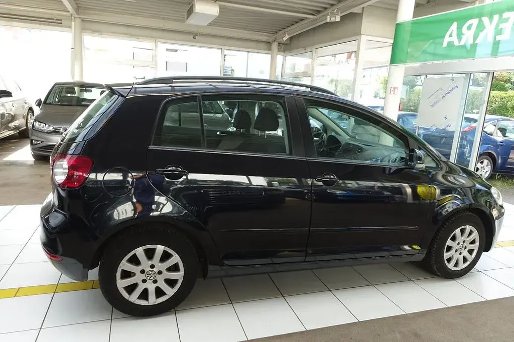 Gebraucht VW Golf Plus Cross 122 PS (89 kW) 2009 Schwarz Van / Kleinbus