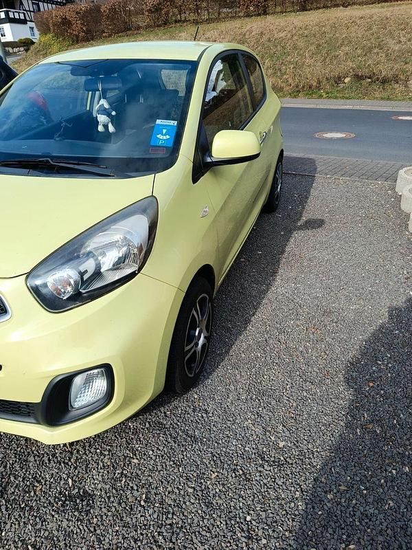Gebraucht Kia Picanto Attract 69 PS (50 kW) 2012 Grün Kleinwagen