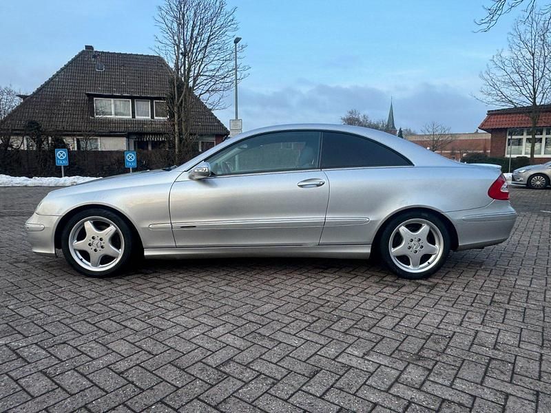 Gebraucht Mercedes CLK320 217 PS (159 kW) 2002 Silber Coupé