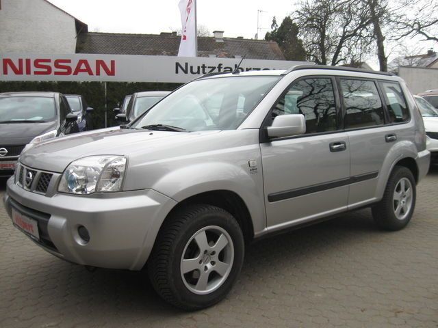 Silber metallic Gebraucht 2004 Nissan X-Trail Comfort SUV | 4.990 € (Teuer) - Bild 1/4