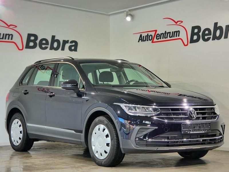 Gebraucht VW Tiguan Life 150 PS (110 kW) 2022 Deep black perleffekt SUV