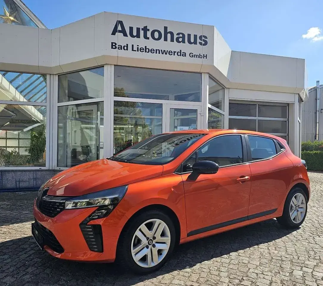 Gebraucht Renault Clio Evolution 67 PS (49 kW) 2024 Valencia orange Kleinwagen