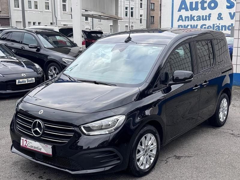 Gebraucht Mercedes T180 Advantage 116 PS (85 kW) 2023 Schwarz Van / Kleinbus