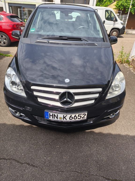 Schwarz Gebraucht 2009 Mercedes B180 Van / Kleinbus | 5.000 € (Fairer Preis) - Bild 1/4