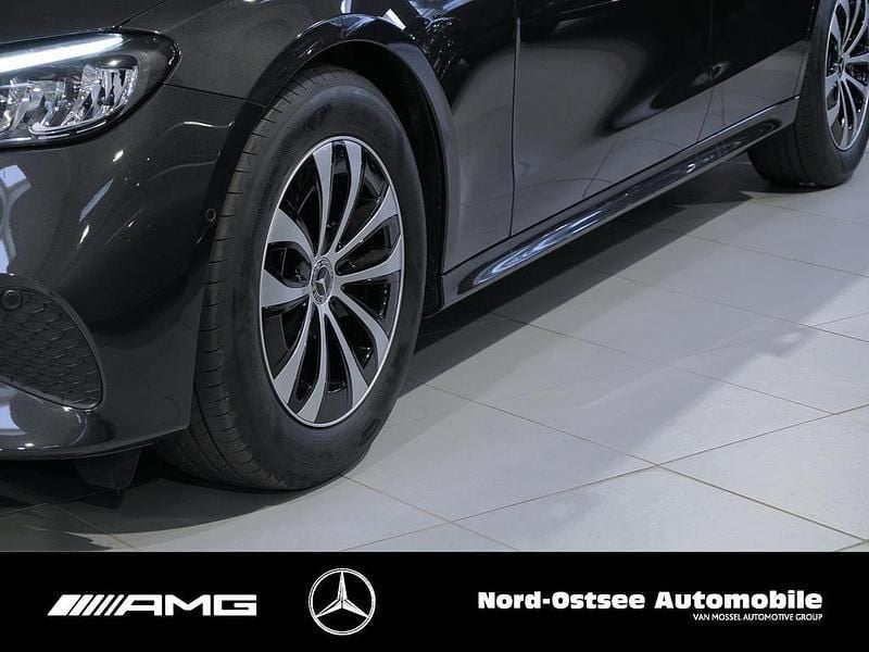 Gebraucht Mercedes E220 Avantgarde 197 PS (144 kW) 2025 Metalliclack graphitgrau Limousine