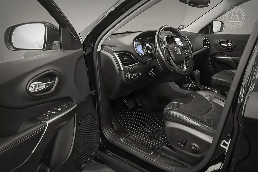Gebraucht Jeep Cherokee Limited 194 PS (142 kW) 2020 Schwarz SUV