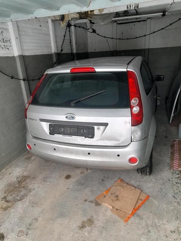 Gebraucht Ford Fiesta 65 PS (47 kW) 2007 Silber Kleinwagen