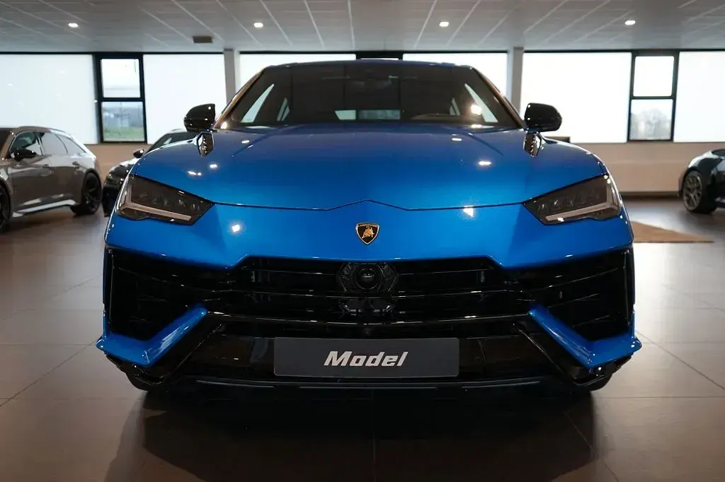 Gebraucht Lamborghini Urus 666 PS (489 kW) 2023 Blu eleos (metallic) SUV