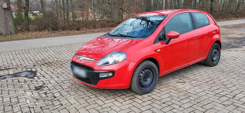 Gebraucht Fiat Punto 68 PS (50 kW) 2011 Rot Kleinwagen