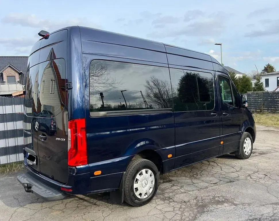 Gebraucht Mercedes Sprinter 163 PS (119 kW) 2020 Blau Van