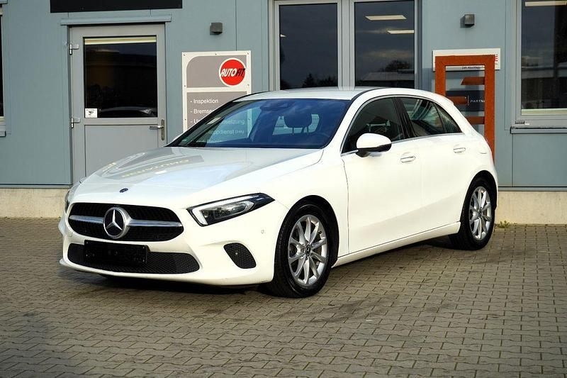 Gebraucht Mercedes A220 190 PS (139 kW) 2020 Weiß Limousine