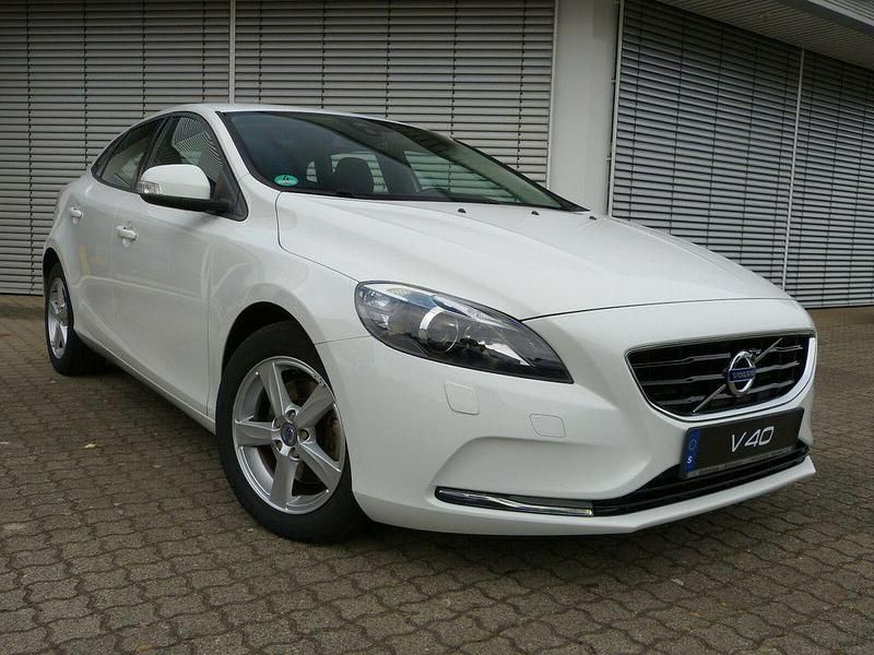 Gebraucht Volvo V40 You! 120 PS (88 kW) 2014 Weiß Limousine