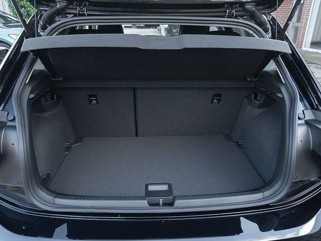 Gebraucht VW Polo Style 95 PS (69 kW) 2024 Deep black perleffekt Limousine