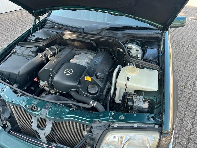 Gebraucht Mercedes C240 170 PS (125 kW) 2000 Grün Kombi