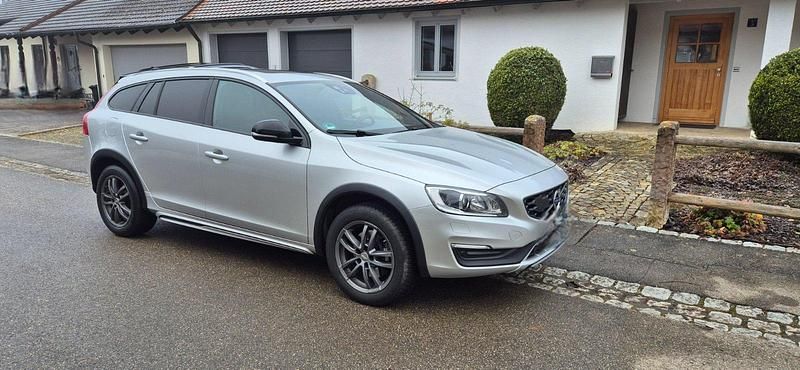 Gebraucht Volvo V60 CC 200 PS (147 kW) 2017 Silber Kombi