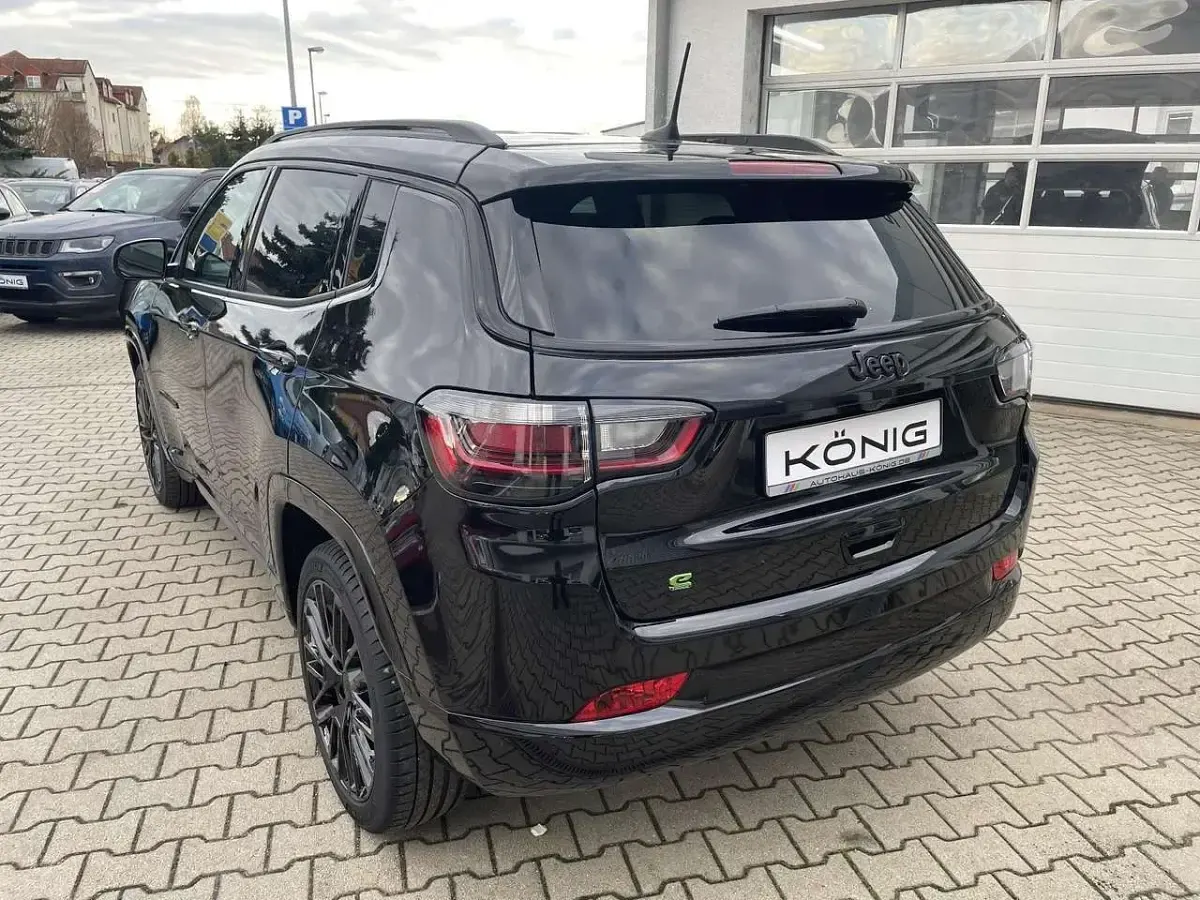 Occasion Jeep Compass Altitude 131 ch (96 kW) 2023 Noir SUV