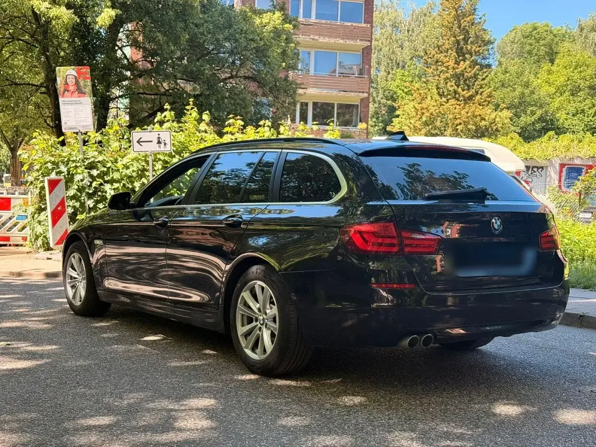 Gebraucht BMW 520 190 PS (139 kW) 2013 Schwarz Kombi