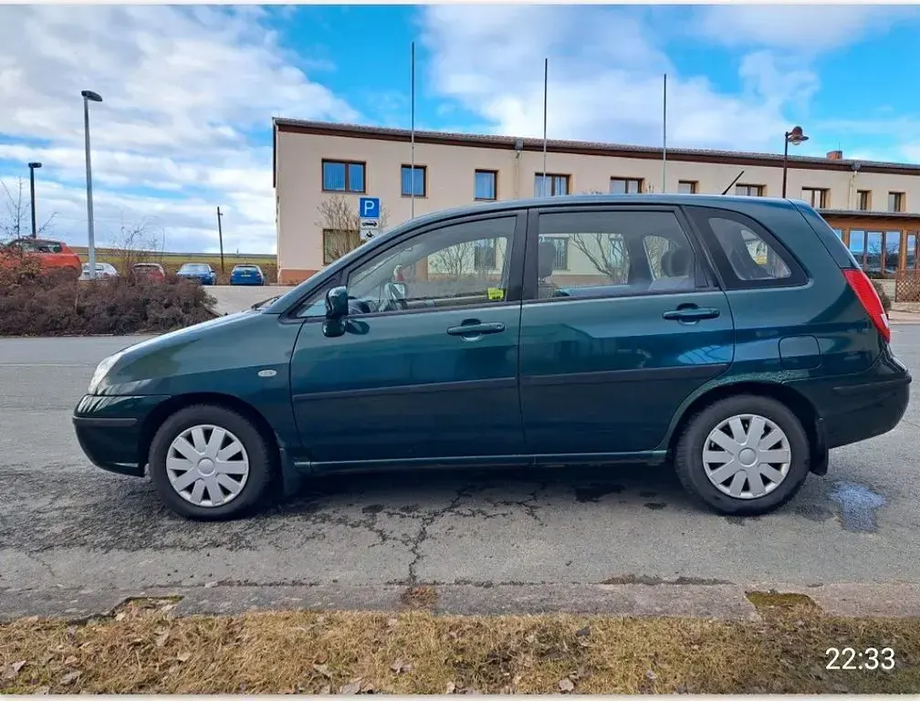 Gebraucht Suzuki Liana 103 PS (75 kW) 2001 Grün Limousine