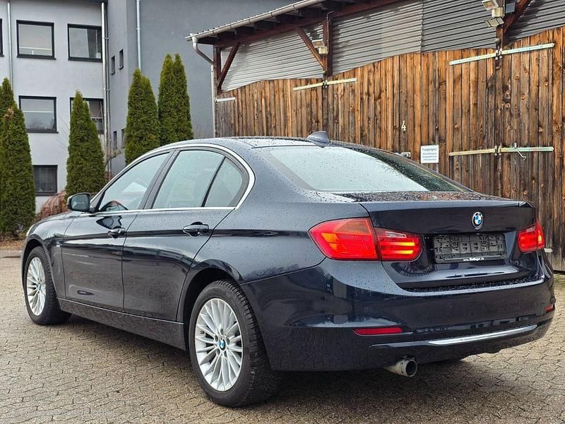Gebraucht BMW 320 Comfort Edition 184 PS (135 kW) 2012 Blau Limousine