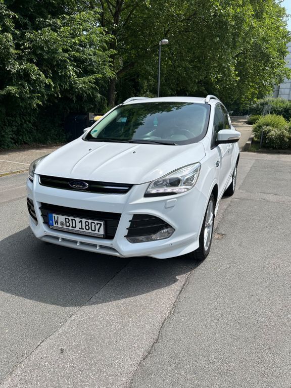 Weiß Gebraucht 2014 Ford Kuga Titanium SUV | 9.499 € (Guter Preis) - Bild 1/4