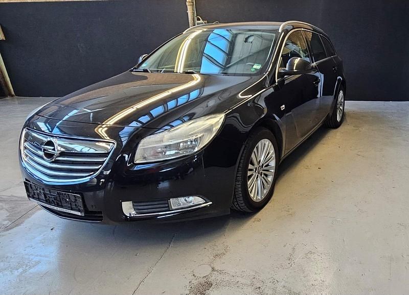 Schwarz Gebraucht 2012 Opel Insignia Kombi | 6.500 € (Etwas zu teuer) - Bild 1/4