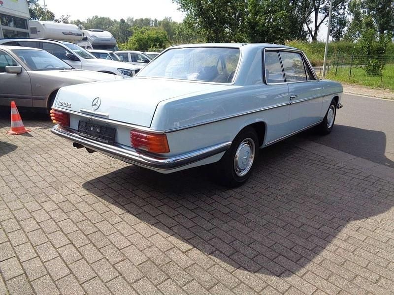 Gebraucht Mercedes W114 185 PS (136 kW) 1975 Blau Coupé