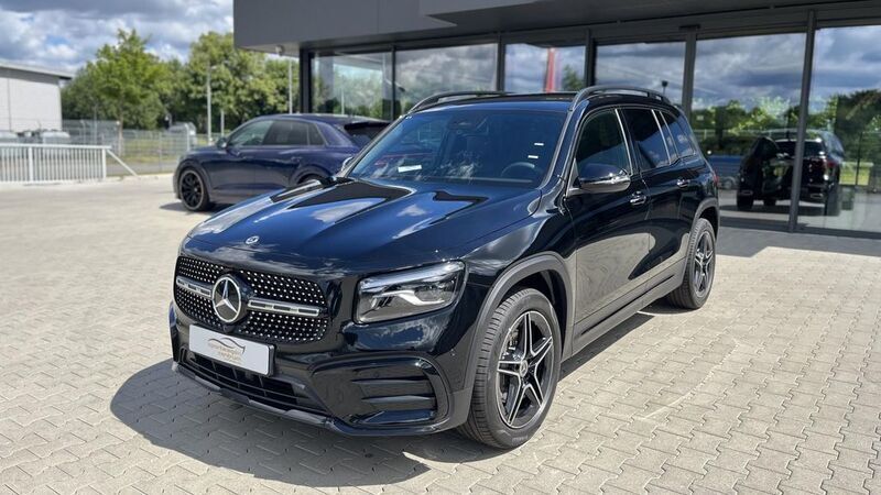 Schwarz Neu 2025 Mercedes GLB200 Advanced Plus SUV | 46.485 € - Bild 1/4