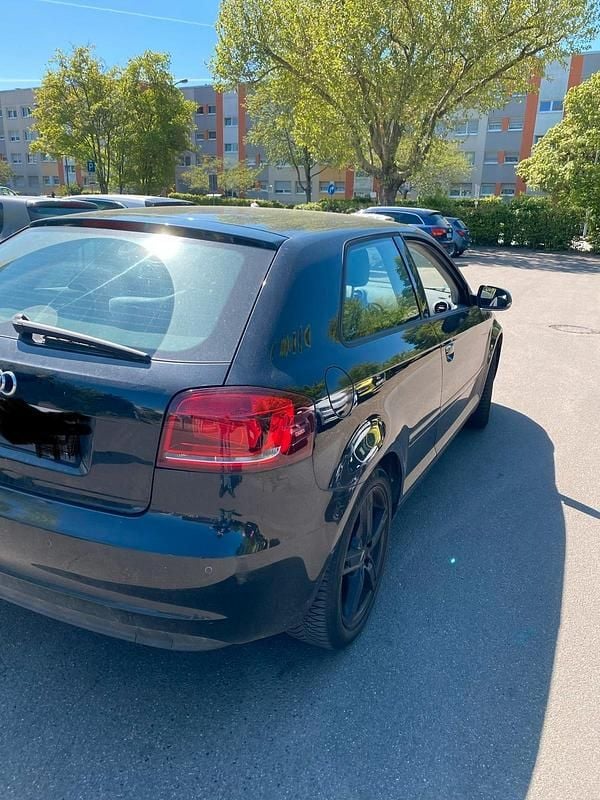 Second-hand Audi A3 105 CP (77 kW) 2011 Negru Hatchback