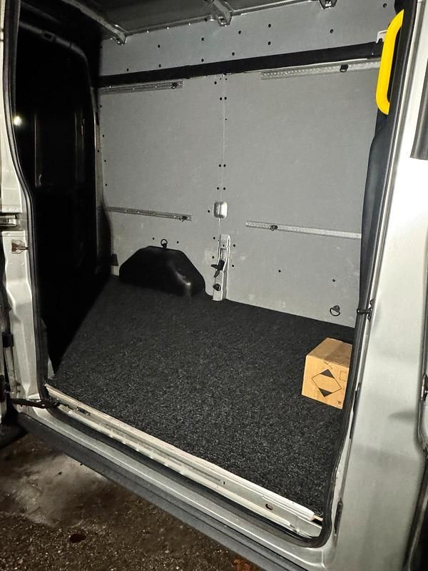 Gebraucht Ford Transit 131 PS (96 kW) 2016 Silber Van