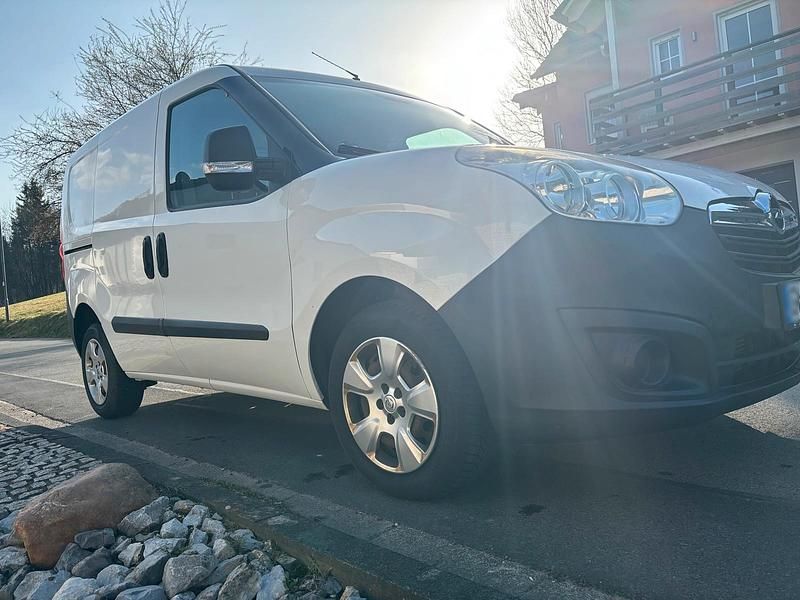 Gebraucht Opel Combo 90 PS (66 kW) 2015 Weiß Van / Kleinbus