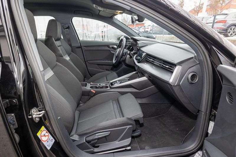 Gebraucht Audi A3 Advanced Plus 150 PS (110 kW) 2023 Brillantschwarz Limousine