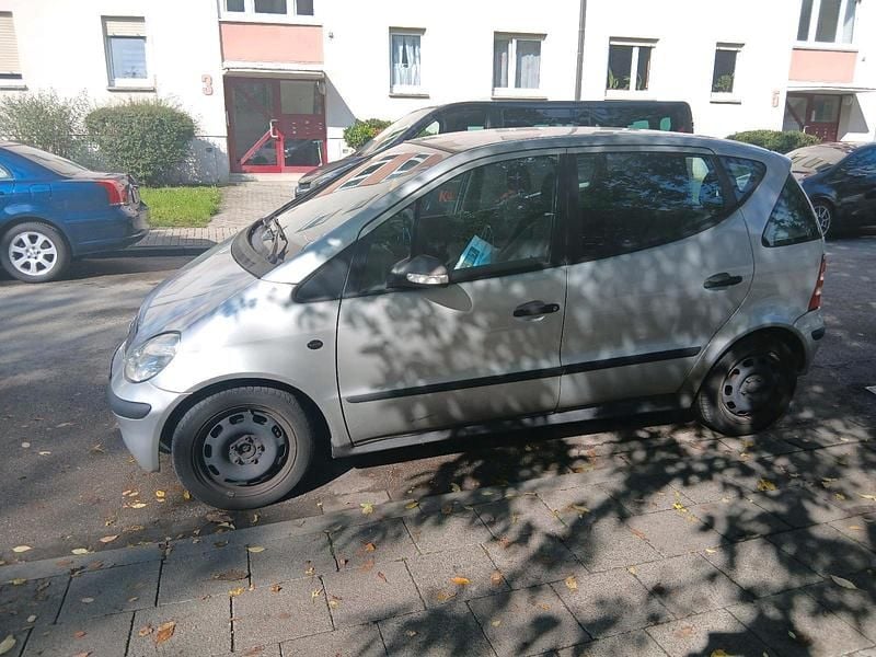 Silber Gebraucht 2004 Mercedes A160 Kleinwagen | 1.750 € (Fairer Preis) - Bild 1/4