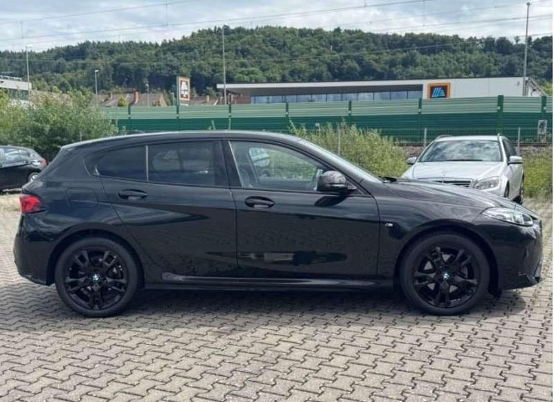 Gebraucht BMW 118 M Sport 150 PS (110 kW) 2024 Black saphire metallic Kleinwagen