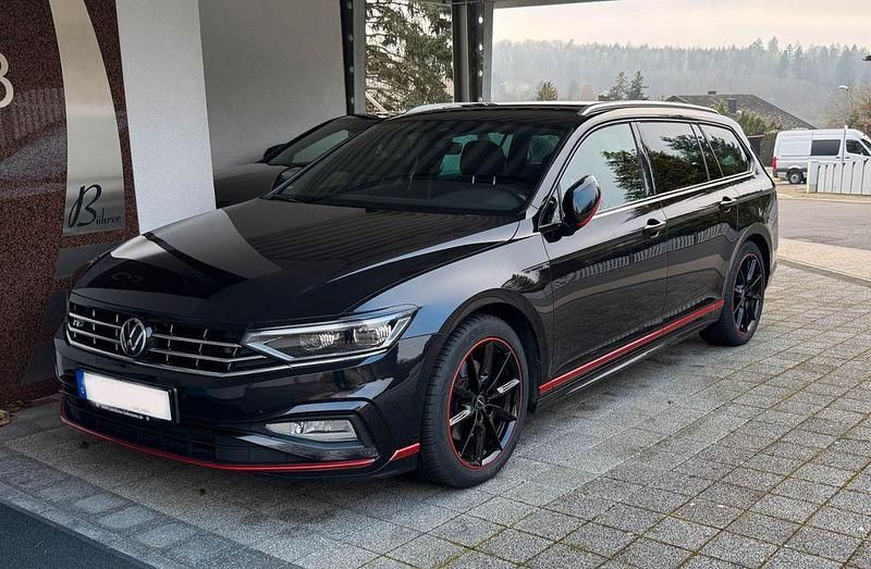 Schwarz Gebraucht 2021 VW Passat R-line Limousine | 19.200 € (Fairer Preis) - Bild 1/4