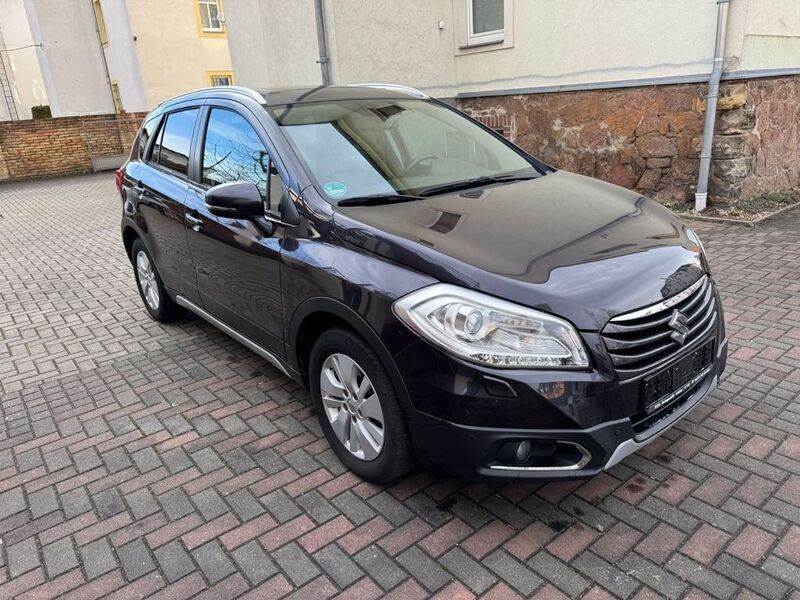 Schwarz Gebraucht 2015 Suzuki SX4 S-Cross SUV | 7.800 € (Fairer Preis) - Bild 1/4