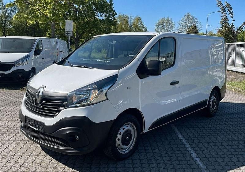 Gebraucht Renault Trafic 121 PS (88 kW) 2019 Weiß Van / Kleinbus