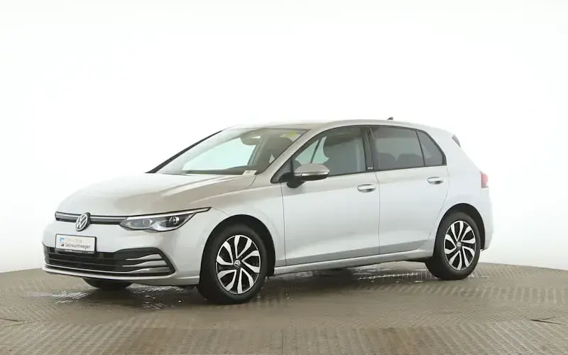 Gebraucht VW Golf VIII Active 150 PS (110 kW) 2022 Silber Limousine