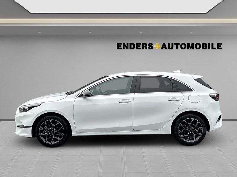 Neu Kia Ceed 140 PS (102 kW) 2026 Weiß Kleinwagen