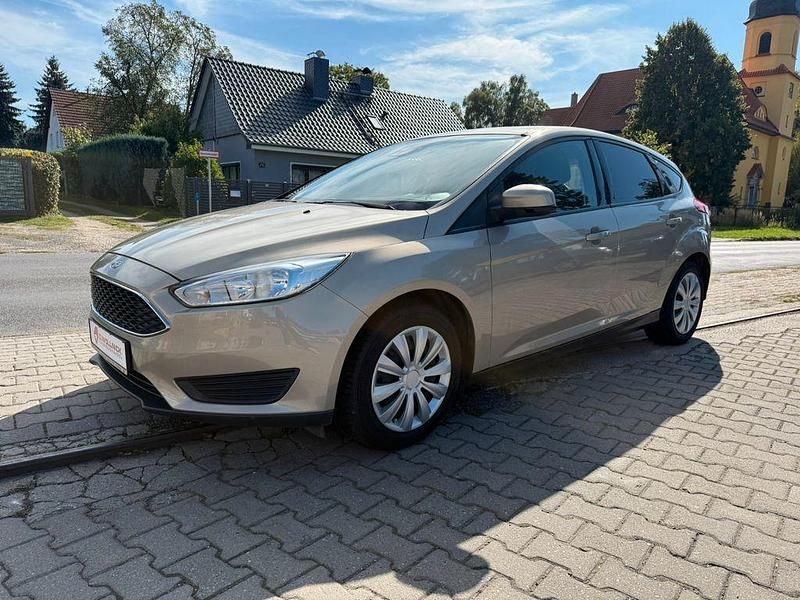 Beige Gebraucht 2015 Ford Focus Kombi | 8.999 € (Fairer Preis) - Bild 1/4