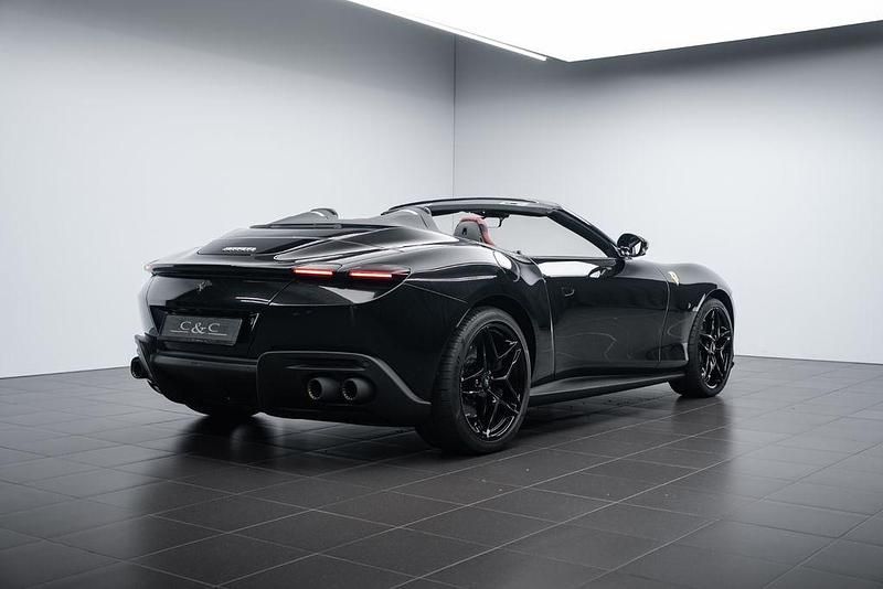 Nouă Ferrari Roma 620 CP (456 kW) 2025 Negru Coupe