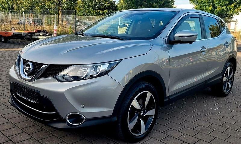 Silber Gebraucht 2017 Nissan Qashqai N-Connecta SUV | 9.990 € (Fairer Preis) - Bild 1/4