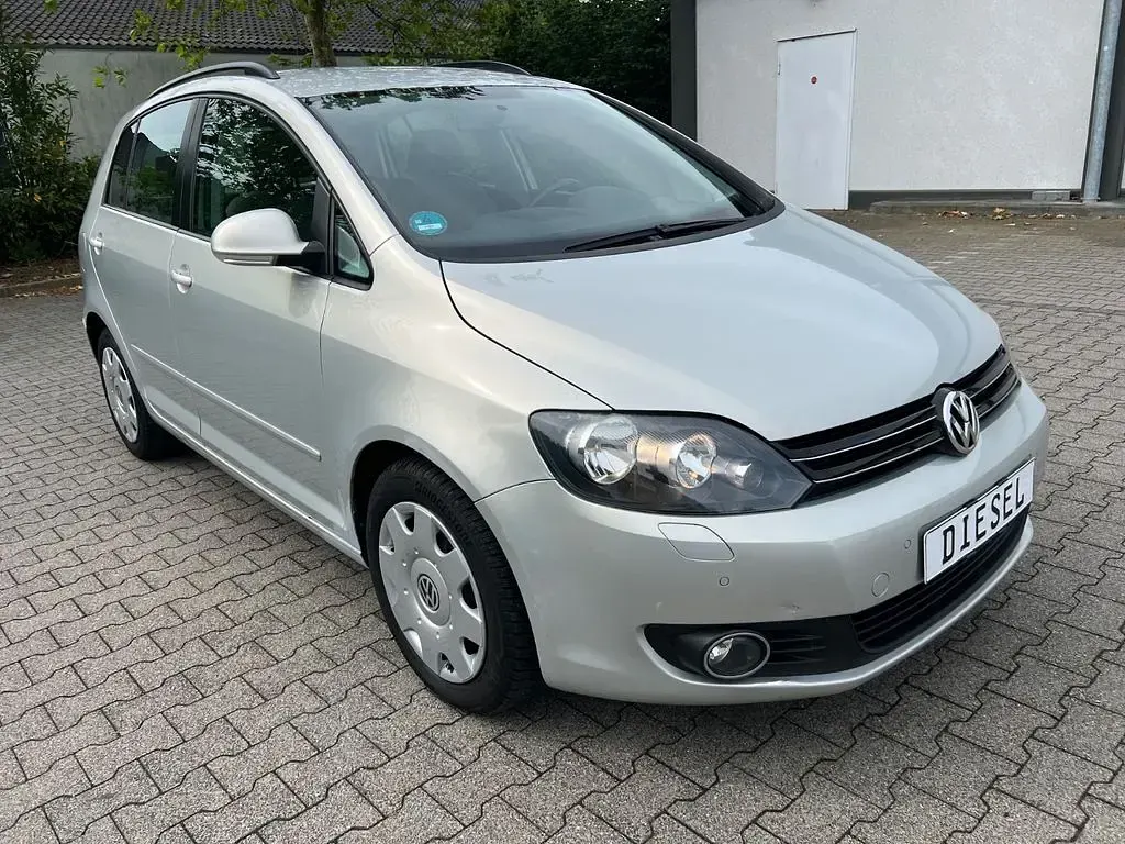 Gebraucht VW Golf VI Comfortline 105 PS (77 kW) 2010 Gold Kleinwagen